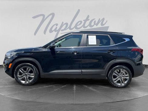 Used 2023 Kia Seltos S w/ Navigation Package FWD image 4