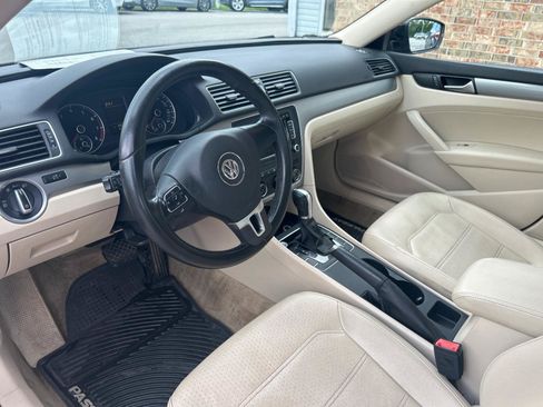 Used 2015 Volkswagen Passat 1.8T Limited Edition FWD image 17