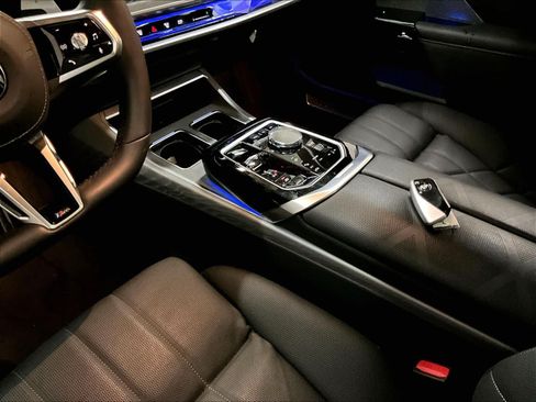Certified 2025 BMW 760i xDrive AWD/4WD image 19