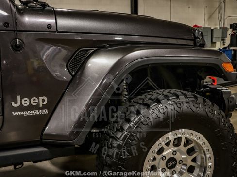 Used 2018 Jeep Wrangler Unlimited Sahara AWD/4WD image 68