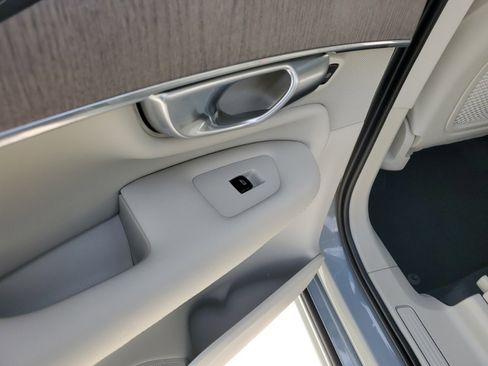 Certified 2024 Volvo XC90 B6 Ultimate w/ Protection Package Premier image 10