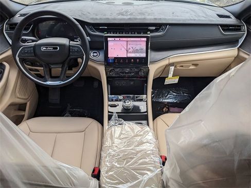 New 2025 Jeep Grand Cherokee Limited image 14