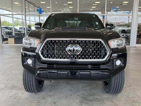 Used 2019 Toyota Tacoma TRD Sport AWD/4WD image 6
