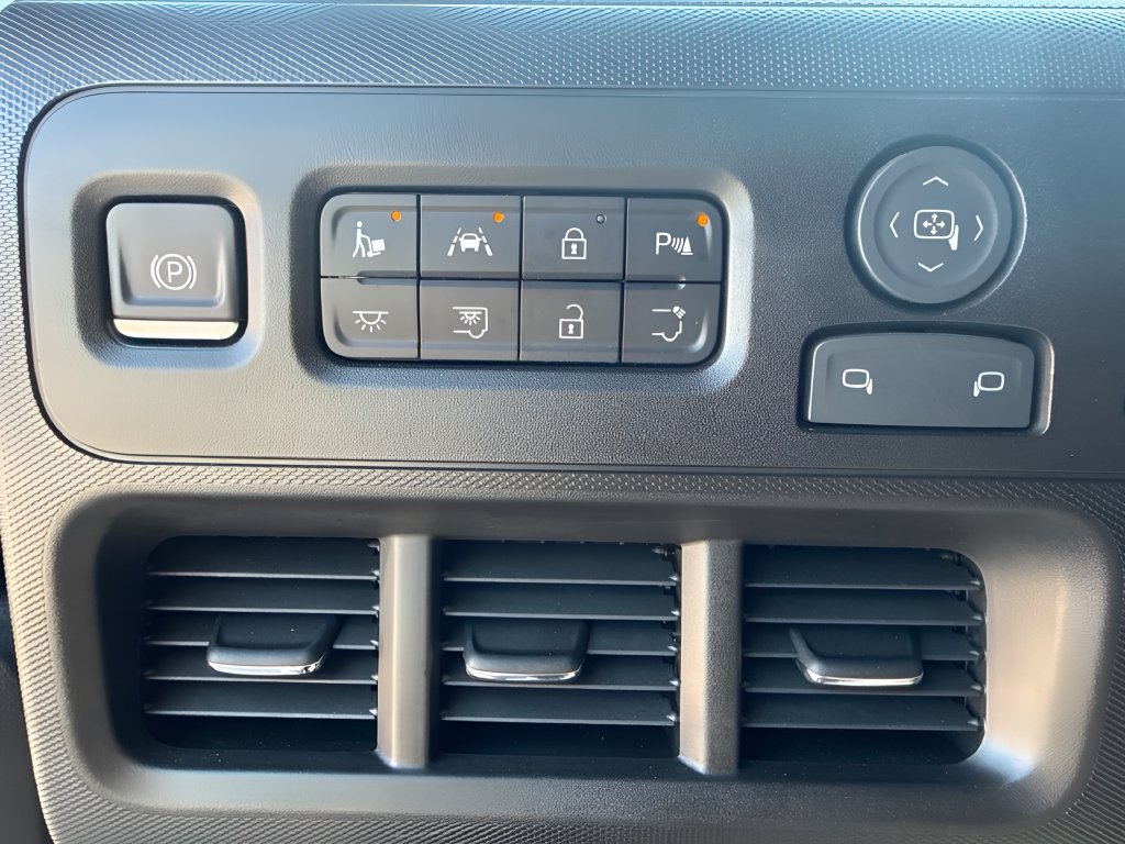 Used 2024 Chevrolet Brightdrop 600 w/ Battery Pack, Max Range AWD/4WD image 12
