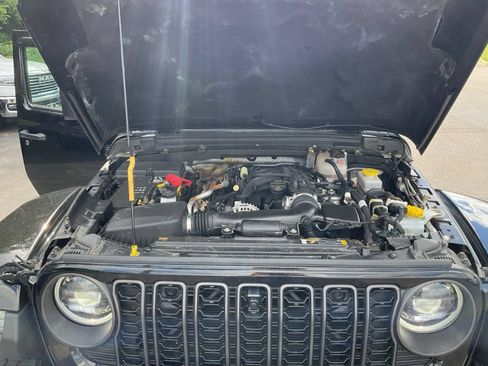 Used 2024 Jeep Wrangler Unlimited Rubicon AWD/4WD image 22
