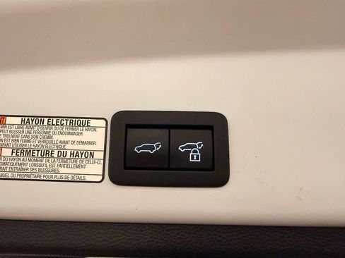 Used 2024 Toyota Corolla Cross XLE w/ Convenience Package FWD image 10