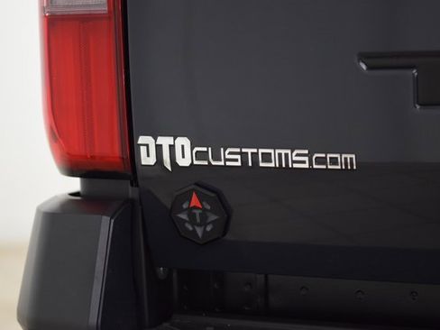 Used 2025 Toyota Tacoma Trailhunter image 28