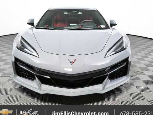 Used 2025 Chevrolet Corvette Z06 RWD image 30