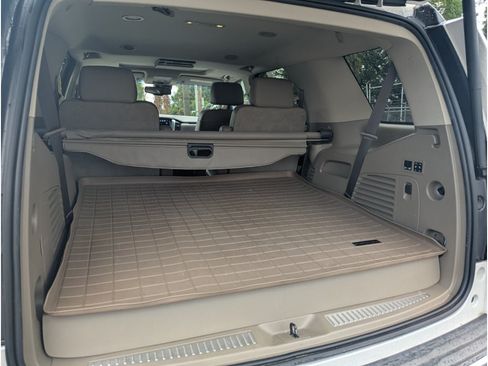 Used 2018 Chevrolet Tahoe Premier AWD/4WD image 11