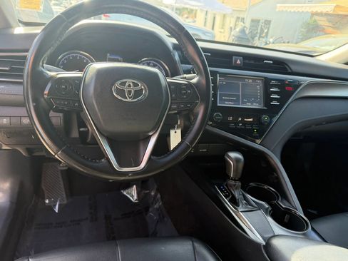 Used 2019 Toyota Camry SE FWD image 12