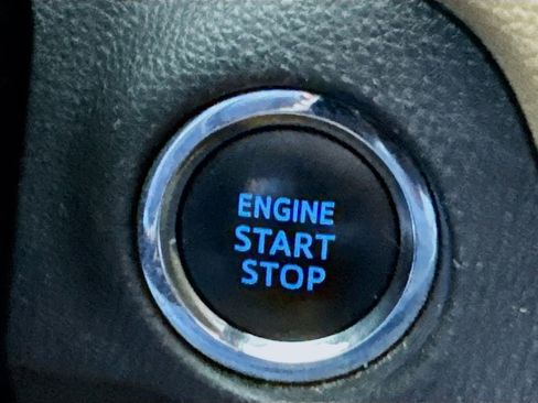 Used 2019 Toyota RAV4 Limited w/ Advanced Technology Package image 19