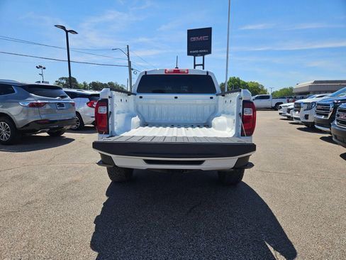 Used 2024 GMC Canyon Elevation RWD image 4