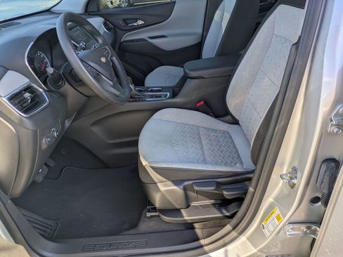 Used 2022 Chevrolet Equinox LS image 14