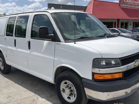 Used 2016 Chevrolet Express 3500 w/ Express Access Plus Package RWD image 2
