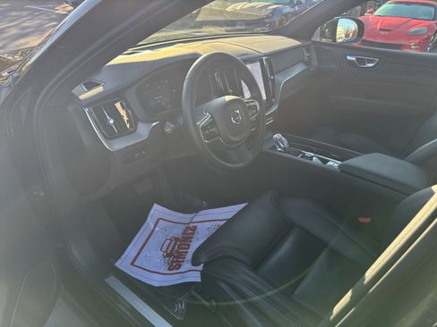 Used 2024 Volvo XC60 T8 Ultimate w/ Protection Package Premier image 10