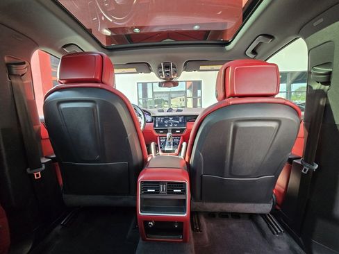 Used 2019 Porsche Cayenne image 21