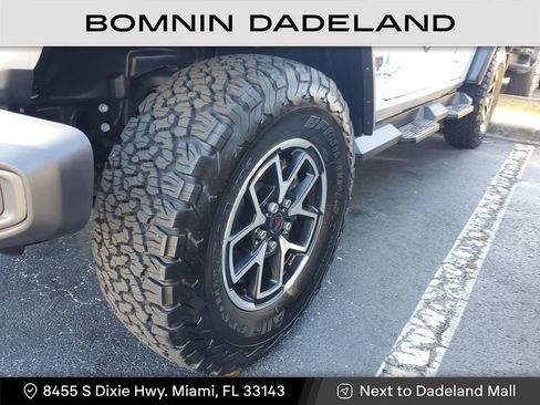 Used 2024 Jeep Wrangler Rubicon w/ Safety Group image 11