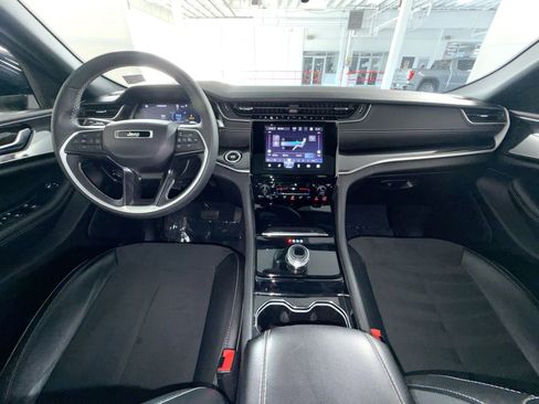 Used 2023 Jeep Grand Cherokee Altitude AWD/4WD image 22