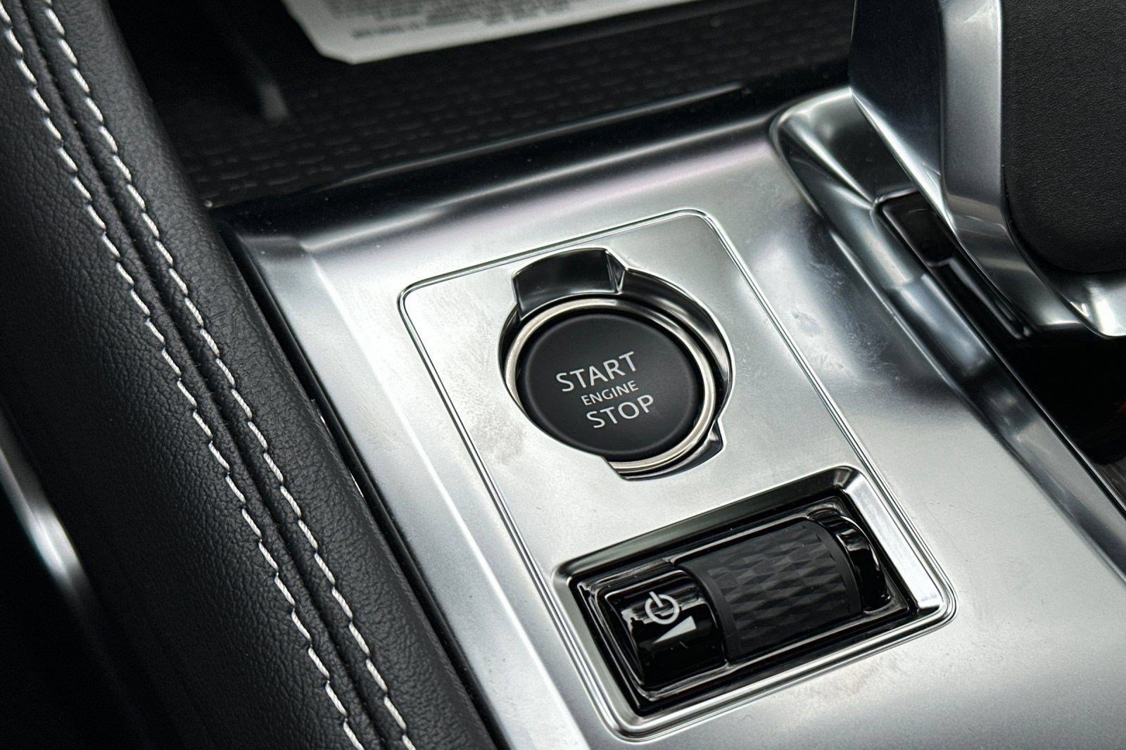 New 2024 Jaguar F-PACE R-Dynamic S AWD/4WD image 14