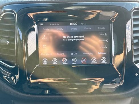 Used 2018 Jeep Compass Latitude w/ Popular Equipment Group AWD/4WD image 28
