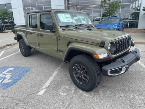 New 2025 Jeep Gladiator Sport image 6