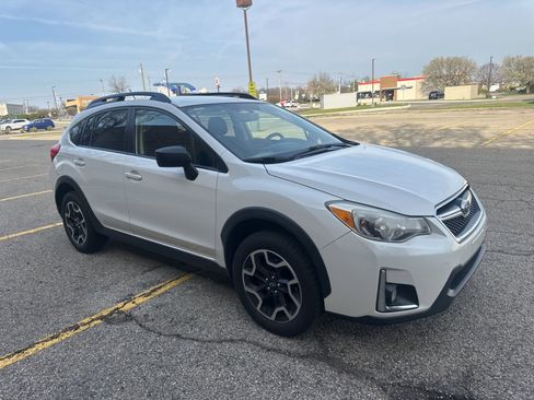 Used 2016 Subaru Crosstrek 2.0i image 11