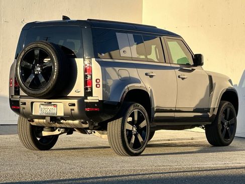 Used 2021 Land Rover Defender 110 X-Dynamic HSE image 3