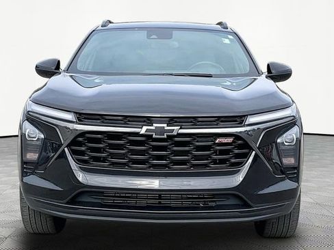 Used 2024 Chevrolet Trax RS w/ Sunroof Package image 2