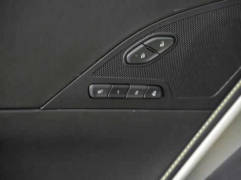 Used 2018 Chevrolet Corvette Z06 image 19