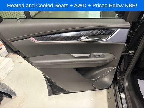 Used 2024 Cadillac XT6 Premium Luxury AWD/4WD image 17