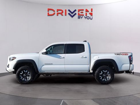 Used 2020 Toyota Tacoma TRD Off-Road w/ TRD Premium Off Road Package image 2
