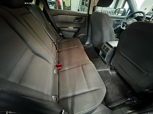 Used 2024 Nissan Rogue S AWD/4WD image 14