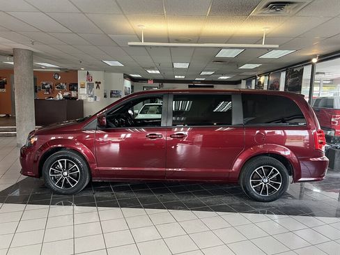 Used 2018 Dodge Grand Caravan SE image 5