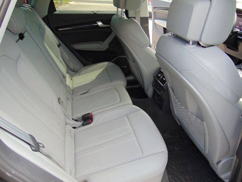 Used 2018 Audi Q5 Prestige w/ Prestige Package AWD/4WD image 11