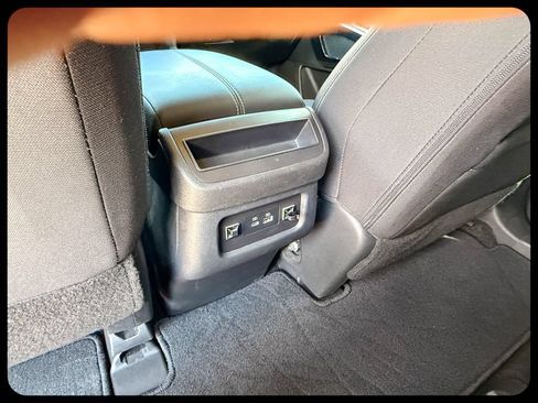 Used 2024 Nissan Pathfinder S FWD image 18