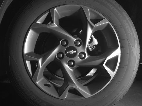 Used 2025 Chevrolet Trax LT w/ LT Convenience Package FWD image 14