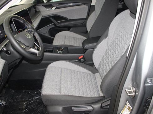 New 2025 Volkswagen Tiguan S FWD image 5