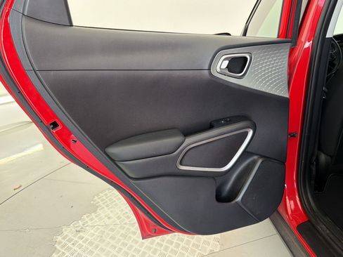 Used 2020 Kia Soul LX FWD image 28