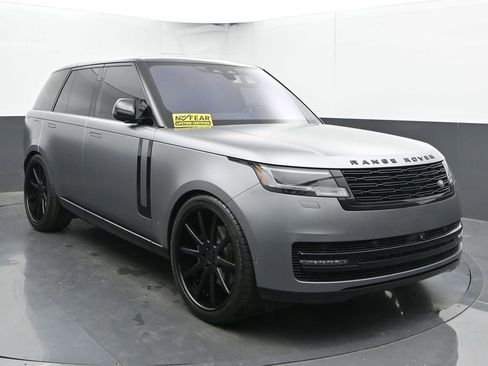 Used 2023 Land Rover Range Rover SE image 3