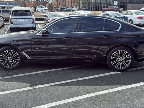 Used 2020 BMW 530i xDrive w/ Premium Package image 6