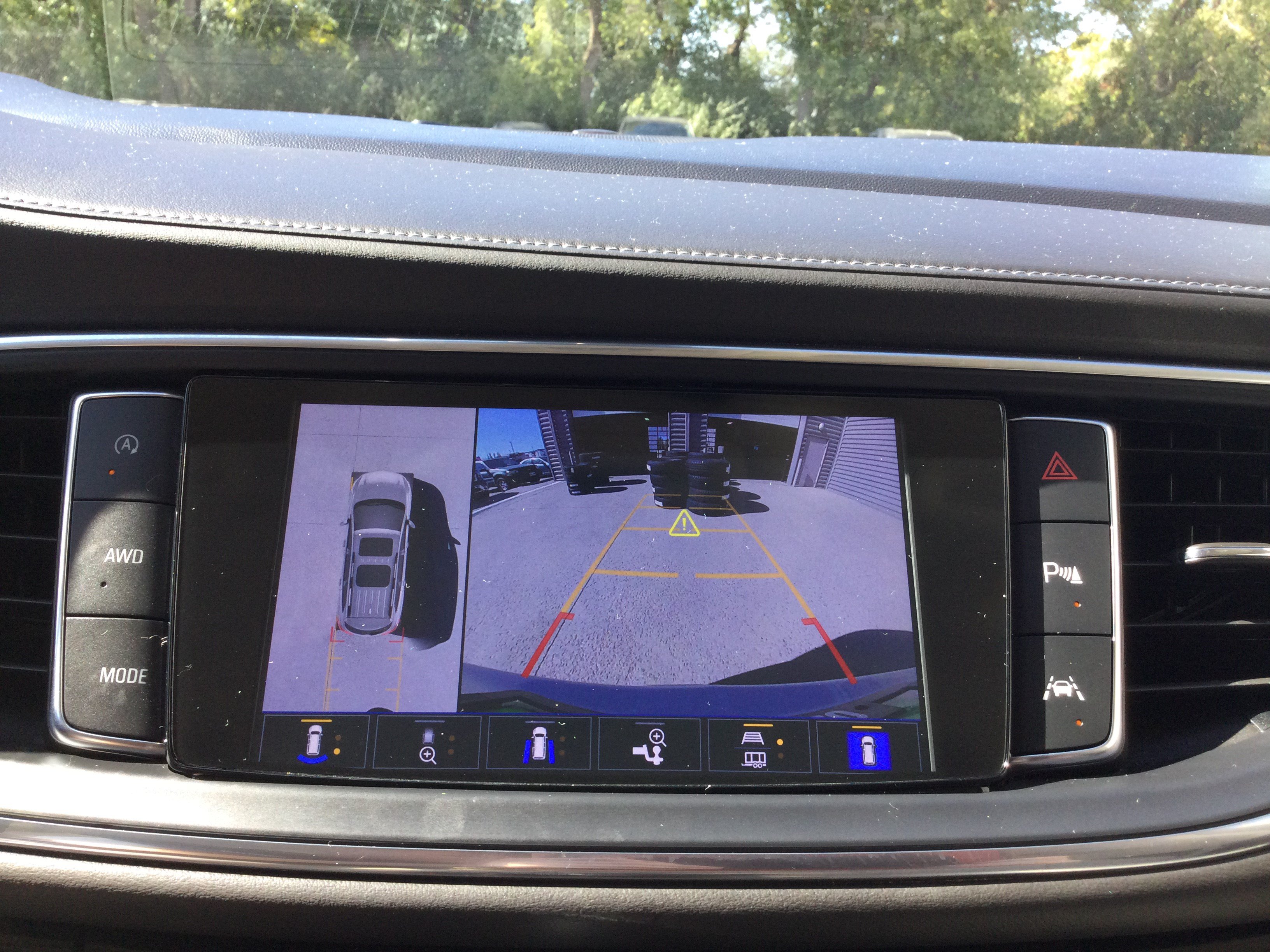 Used 2023 Buick Enclave Avenir w/ Avenir Technology Package AWD/4WD image 17