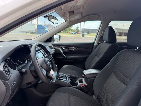 Used 2020 Nissan Rogue S FWD image 9