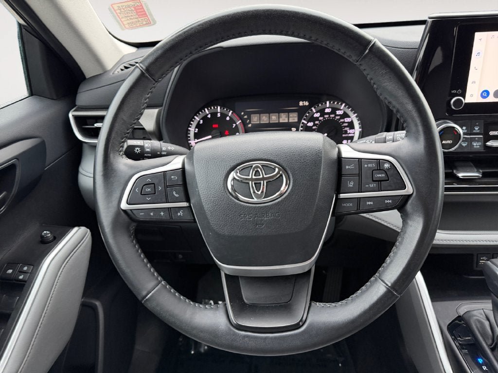 Used 2023 Toyota Highlander LE FWD image 13