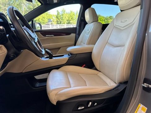 Used 2019 Cadillac XT5 Luxury AWD/4WD image 13