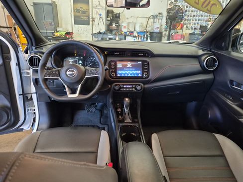 Used 2024 Nissan Kicks SR w/ SR Premium Package FWD image 16
