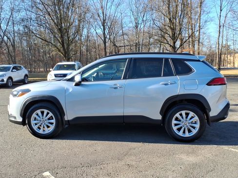 Used 2023 Toyota Corolla Cross LE image 4