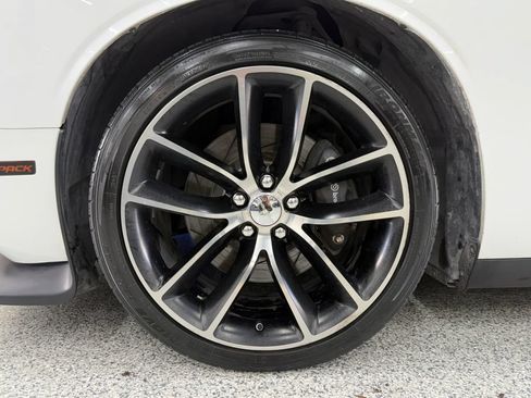 Used 2016 Dodge Challenger R/T Scat Pack RWD image 43