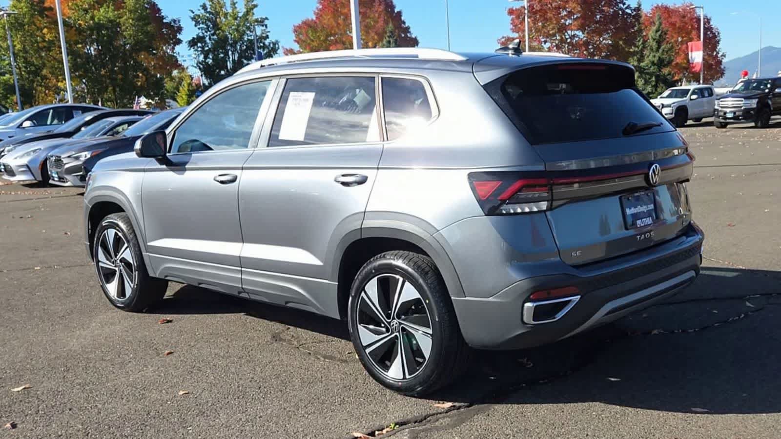 Used 2025 Volkswagen Taos SE AWD/4WD image 6