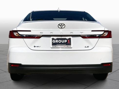 Used 2025 Toyota Camry LE image 5