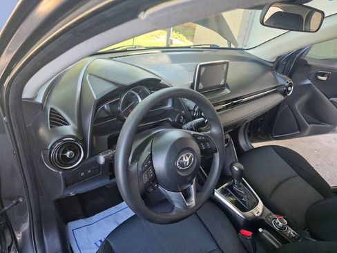 Used 2018 Toyota Yaris iA FWD image 16
